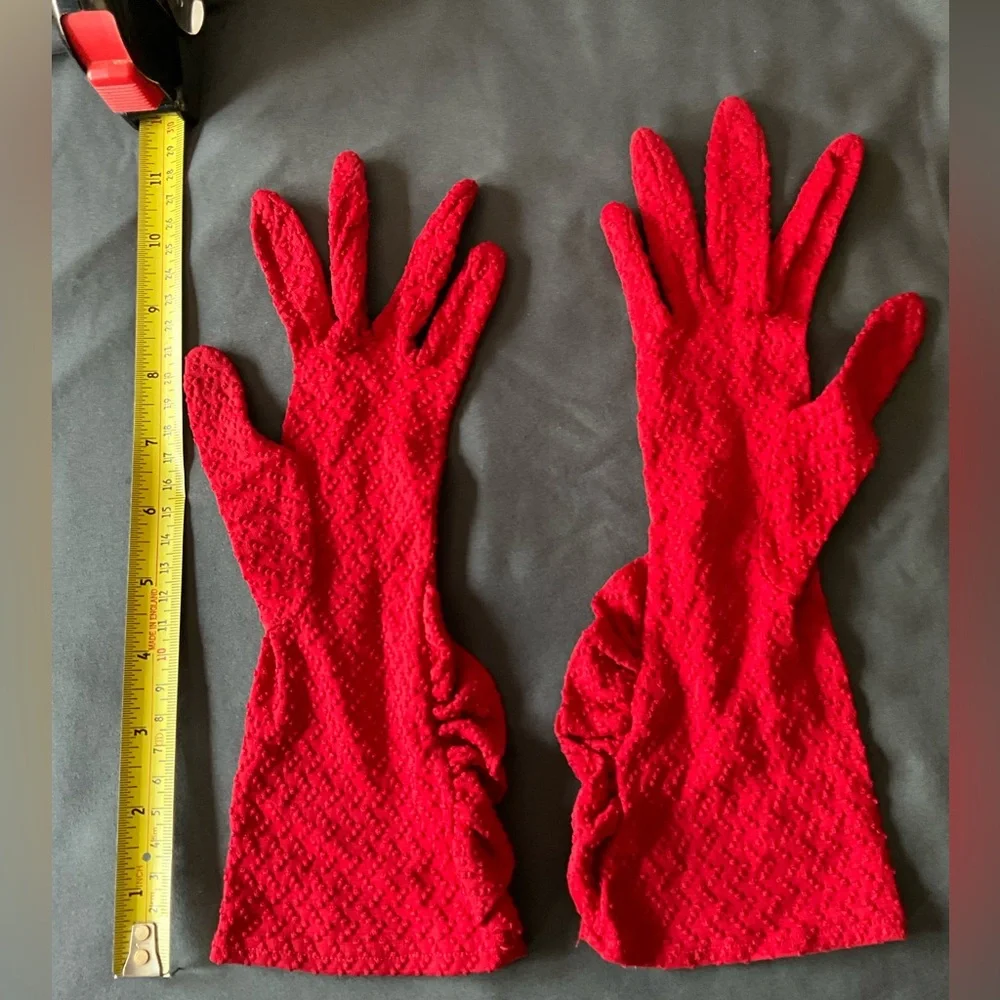 Fancy gloves - Picture 2 of 7